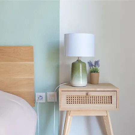 Apartament T3 Avec Terrasse Et Parking, A Proximite De L'aeroport Et D'airbus