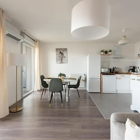 T3 Avec Terrasse Et Parking, A Proximite De L'aeroport Et D'airbus * Tuluza